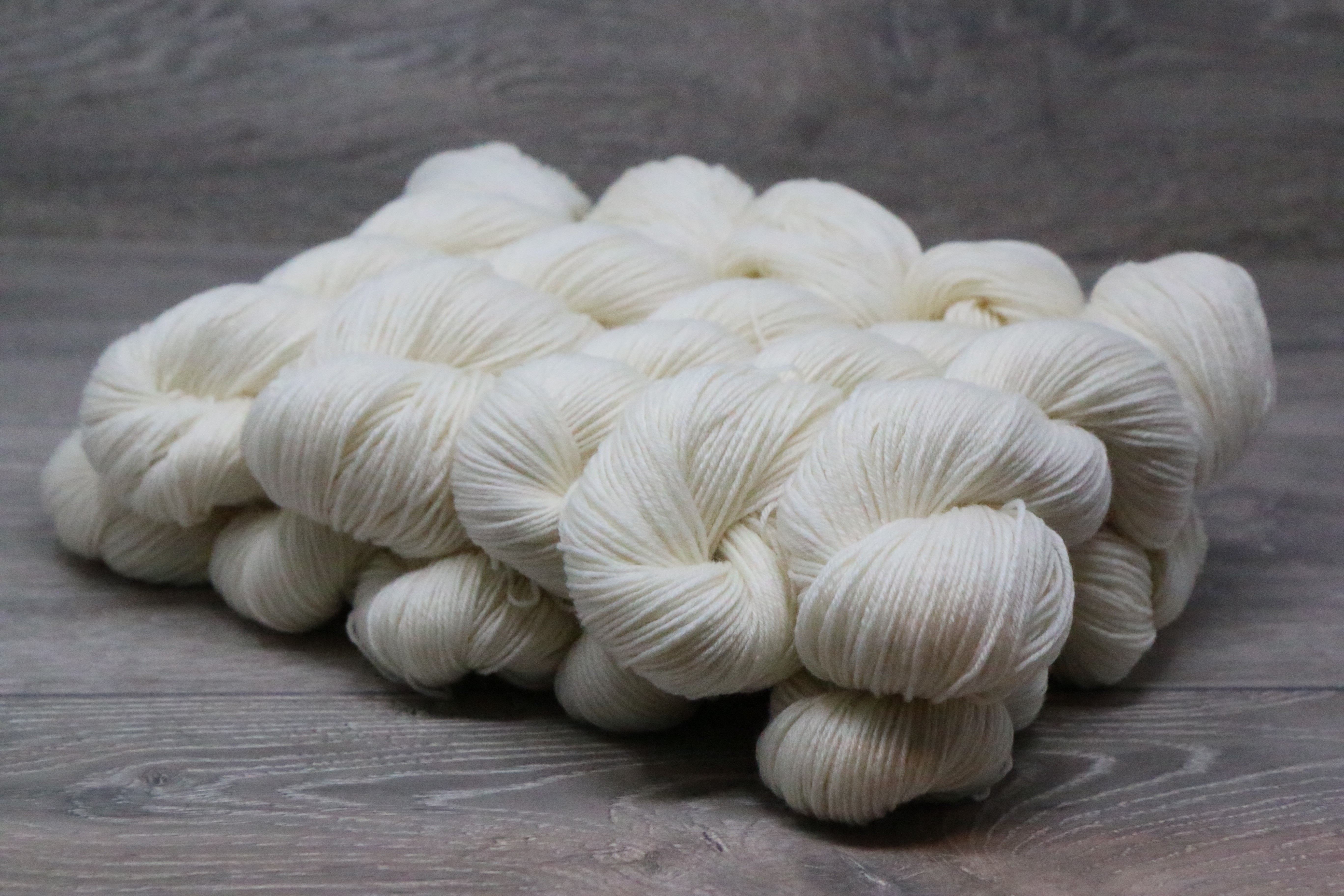 4ply Sock 75% Superwash Extrafine (19.5 micron) Merino Wool 25% Silk Yarn 5  x 100gm Pack